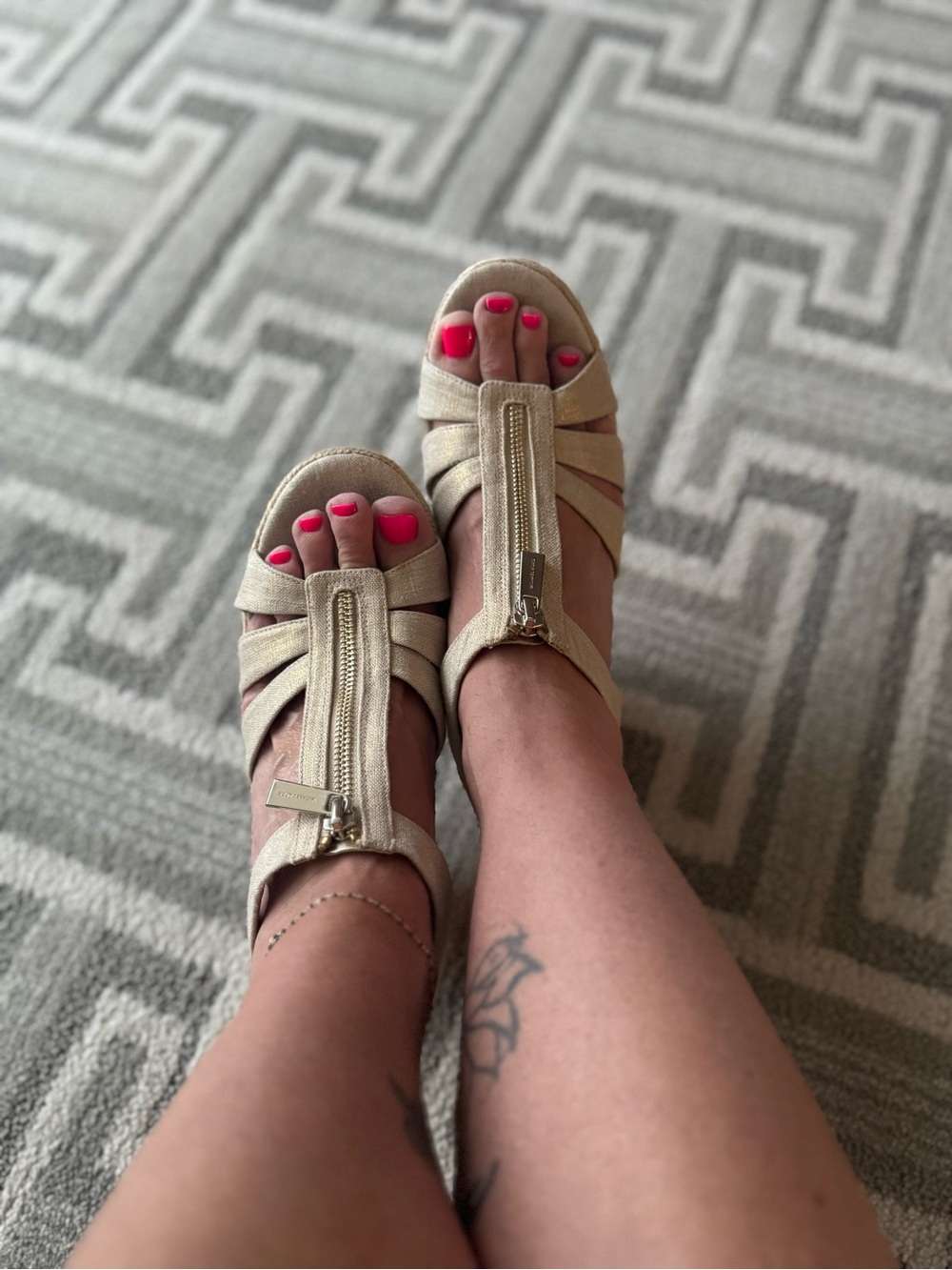 Michael Kors Women’s Beige Front-Zip Strappy Sandals Size 8